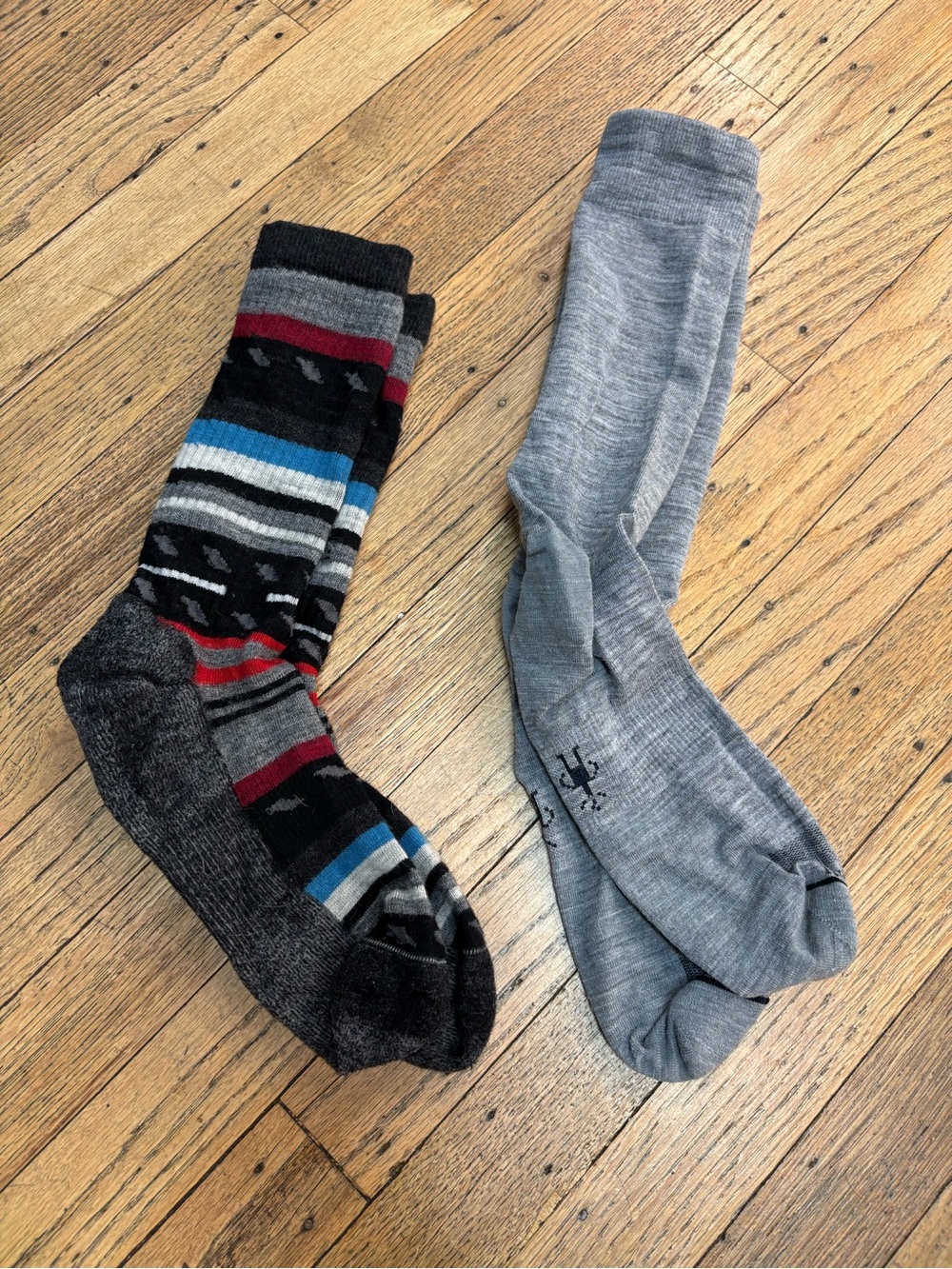 Smartwool 2 packMen's Gray and Multi-Striped Crew Socks